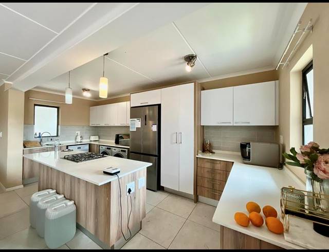 2 BEDROOM APARTMENT FOR SALE IN MODDERFONTEIN